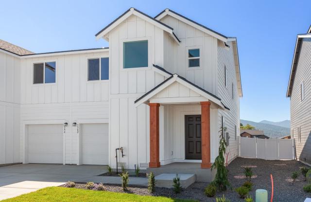 Lease special, save $900.00 if you sign an 18 month lease! photos photos
