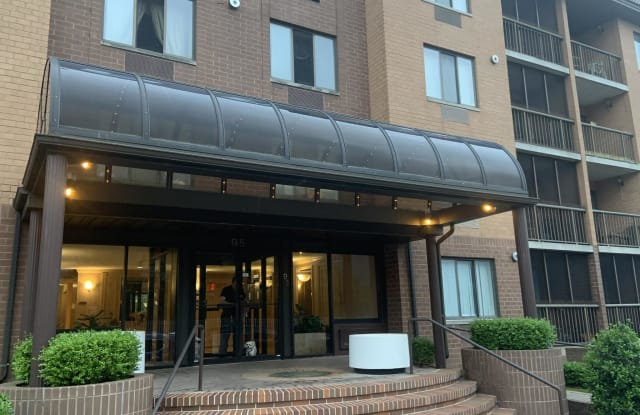 95 Essex Drive - 95 Essex Drive, Staten Island, NY 10314