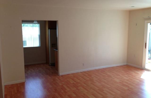 5749 Hazeltine Ave. Gallery 3