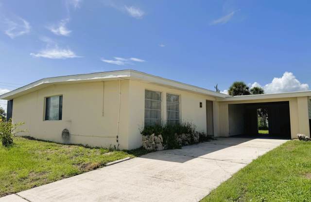 Beautifully Renovated 2 Bedroom + Bonus Room Home on a Corner Lot in North Port! photos photos Beautifully Renovated 2 Bedroom + Bonus Room Home on a Corner Lot in North Port! photos photos
