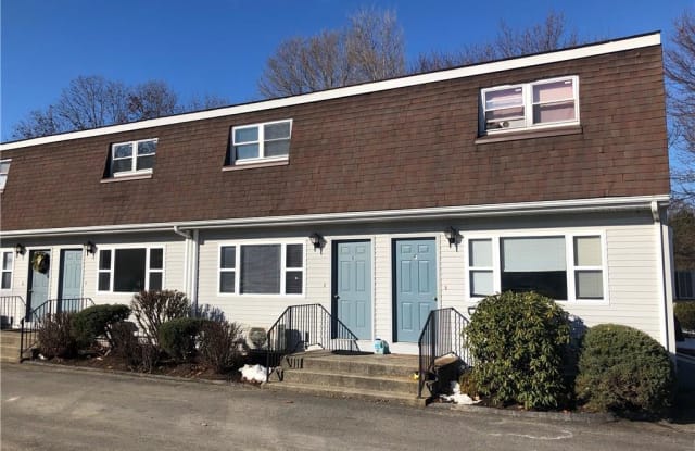 46 Canterbury Road - 46 Canterbury Rd, Plainfield Village, CT 06374