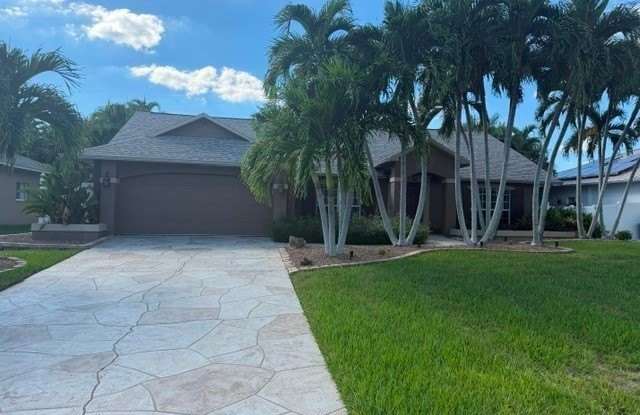 4312 SW 25th Place Gallery 1