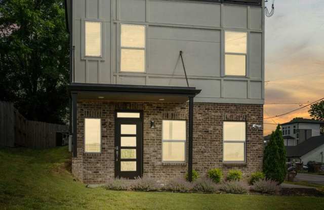 Charlotte Park Home Gallery 4