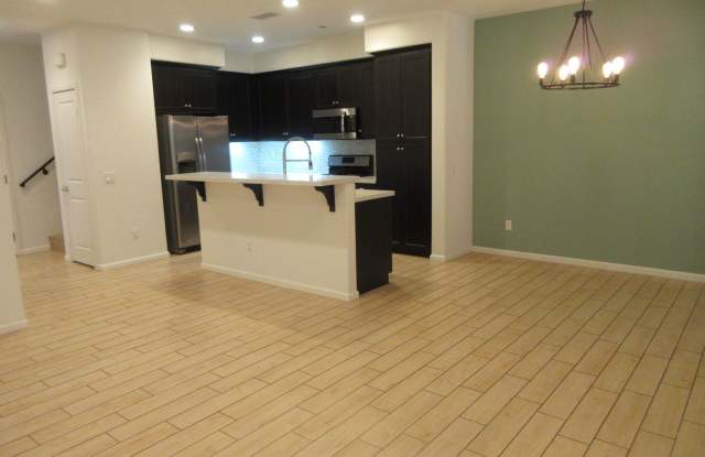 Duggan Property Management, Inc. presents,      Van Nuys home on N. Honor Way Gallery 4
