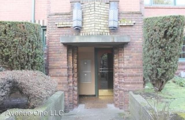 2717 Franklin Ave East #201 - 2717 Franklin Ave E, Seattle, WA 98102