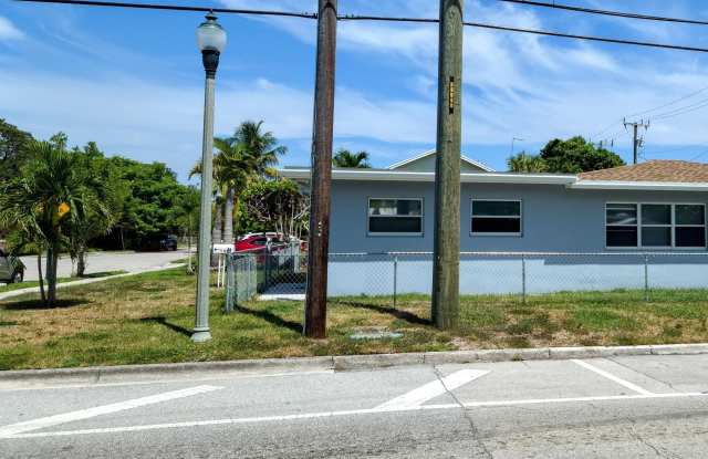628 Monroe Drive Gallery 4