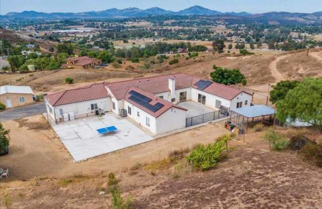Custom Ranch with Sunset Views photos photos