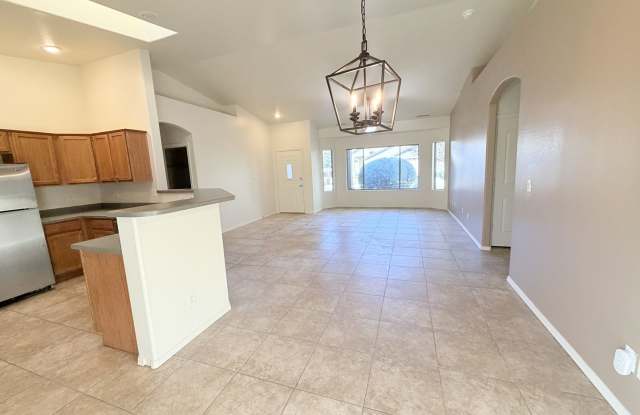 Freshly Updated 3-Bedroom, 2-Bath Home – Pet Friendly! Gallery 4