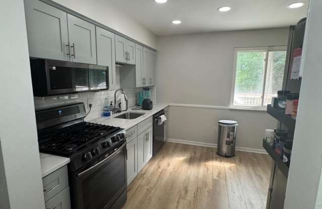 7940 COVINGTON AVENUE photos photos