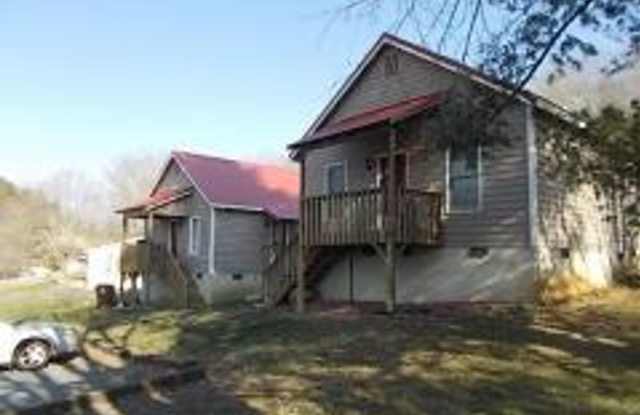 Cozy Cabin Charm in the Heart of Boone photos photos