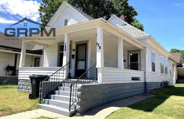 128 E 5th - 128 East 5th Avenue, Hutchinson, KS 67501