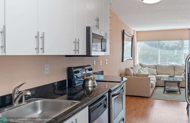 3250 NE 28th St - 3250 Northeast 28th Street, Fort Lauderdale, FL 33308