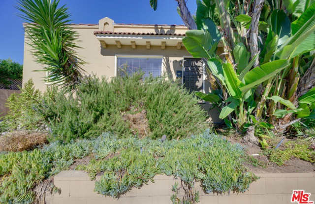 7465 HAWTHORN AVE photos photos