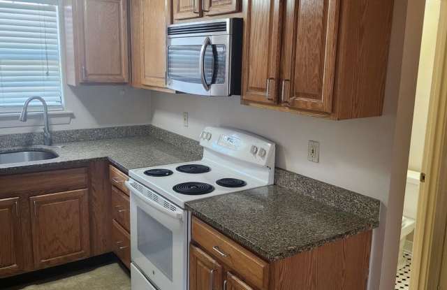 1BR w/ Pool in Waltham | Remodeled and Ready to Rent! Gallery 4