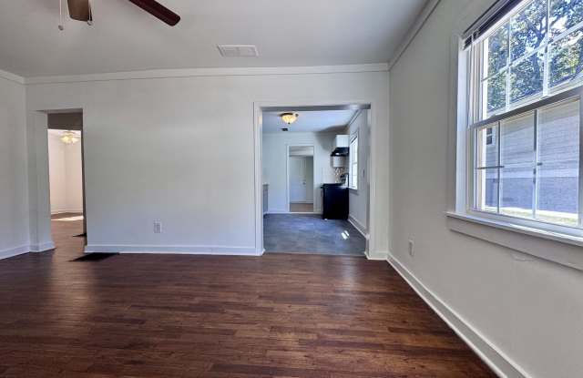 2577 Eastwood Drive Gallery 4