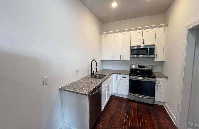 3228 W DIAMOND Street Gallery 3