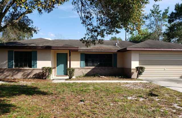 2 Bed 2 Bath | Double Car Garage | Washer/Dryer Hookups | Central Air | Pet Friendly | Section 8 Welcomed photos photos