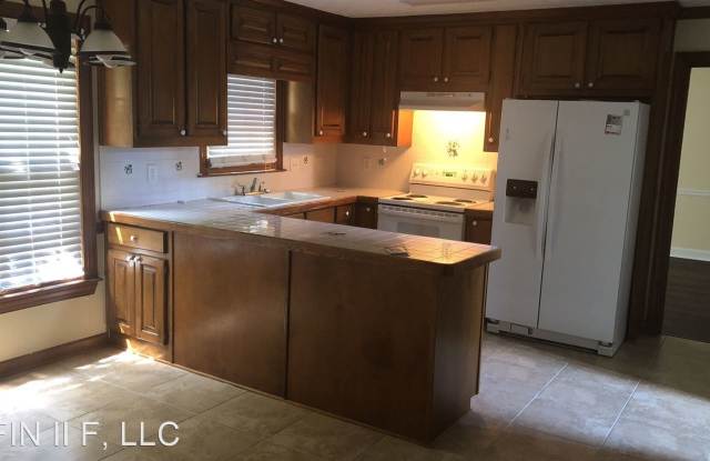 6385 Southland Forest Dr Gallery 2