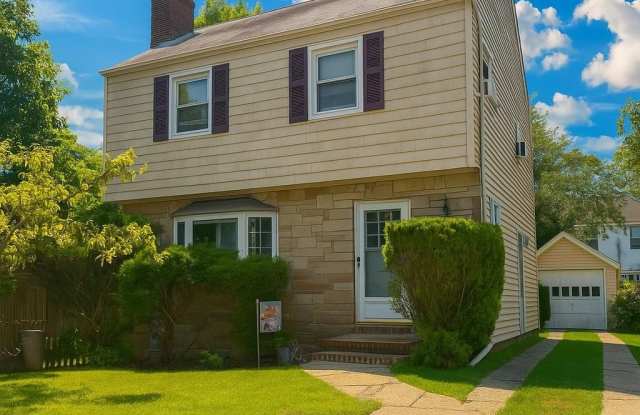 11 Atlas Avenue - 11 Atlas Avenue, Malverne, NY 11565