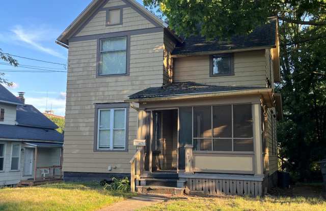 Spacious  Elegant 4-Bedroom Home with Exclusive Rent Discounts! photos photos