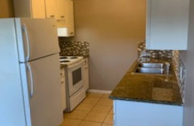 La Place Avenue H photos photos