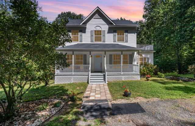 Private 5.7-Acre Lake Access Retreat – 3-Bed Country Estate in Tappahannock photos photos