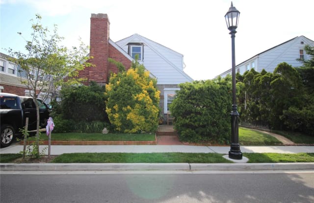 105 Pacific Blvd - 105 Pacific Boulevard, Long Beach, NY 11561