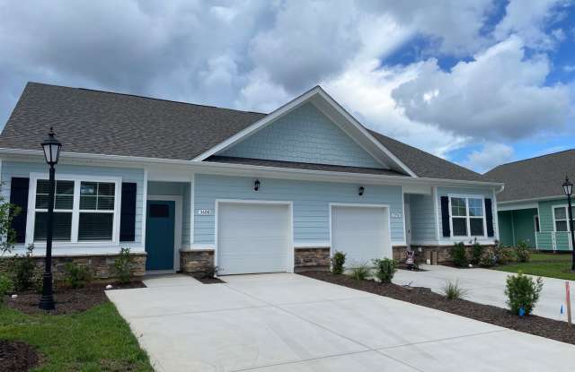 3 bedroom 2 bath Townhouse in The Townes at Rich Square at Brunswick Plantation Gallery 1