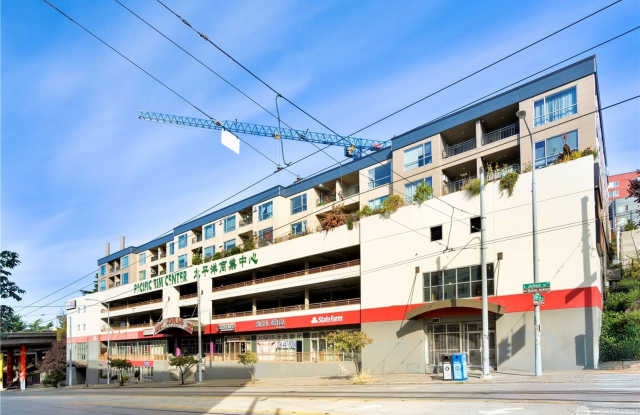 Top-Floor Condo with Office/Den + Private Balcony in the Heart of Seattle photos photos