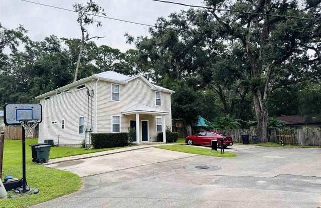 924 Ashburn Drive Gallery 2