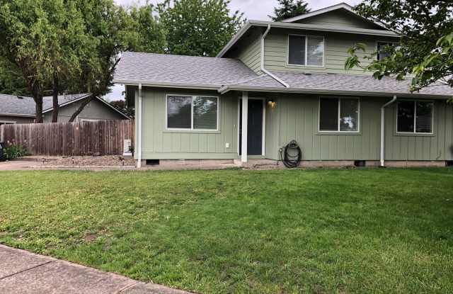 Completely updated 3 bedroom 1 bath duplex! photos photos