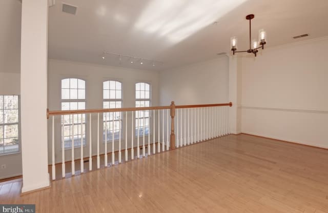 1984 CRESCENT PARK Drive unit: 15B photos photos