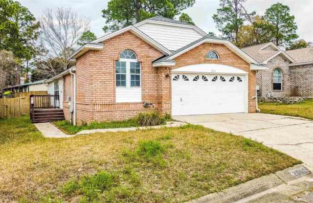 2060 Cambridge Cir - 2060 Cambridge Circle, Ferry Pass, FL 32514