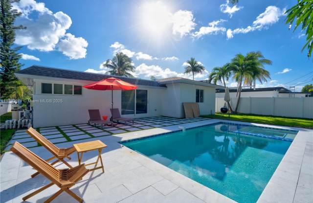 7528 Buccaneer Ave photos photos