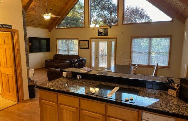 273 North Rhododendron Road Gallery 3