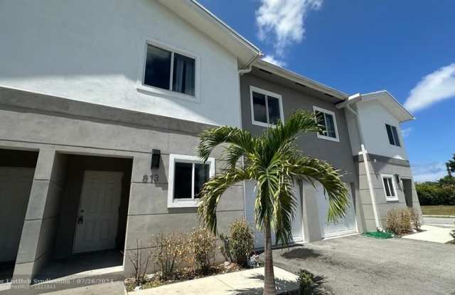 813 NW 3rd Ave - 813 Northwest 3rd Avenue, Fort Lauderdale, FL 33311