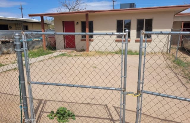 2431 East 24th Street - 2 photos photos