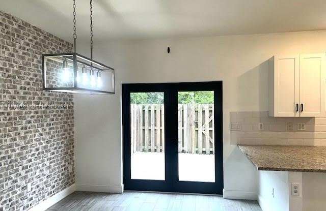 5505 NW 27th Ct photos photos