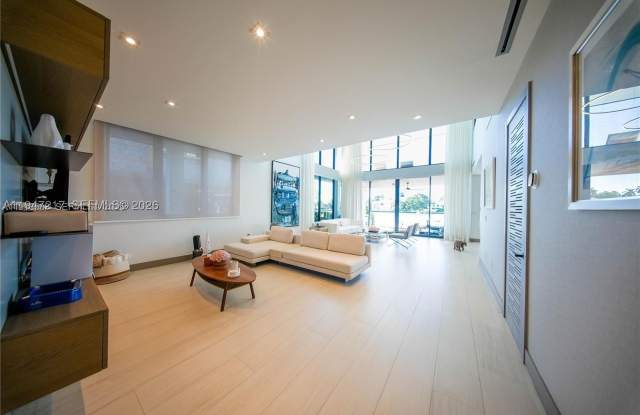 7520 W Treasure Dr Gallery 4