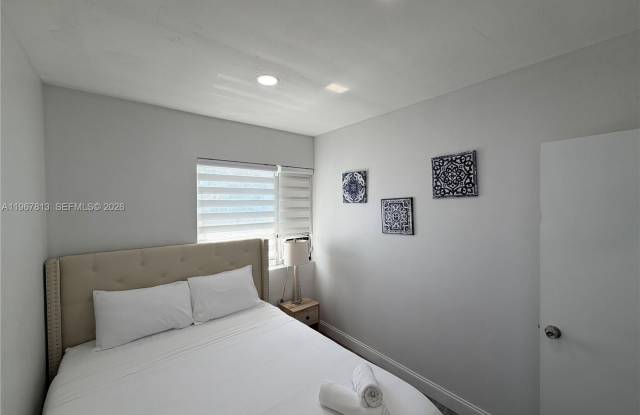 10002 E Bay Harbor Dr photos photos