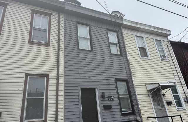 335 S 9th St photos photos