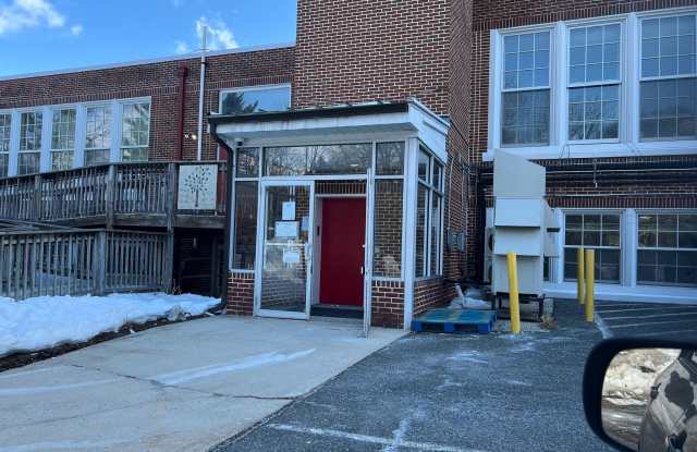 708 HIGHLAND ROAD Gallery 2