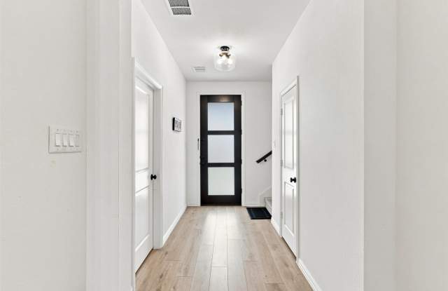 1308 Parkdale Street Gallery 4