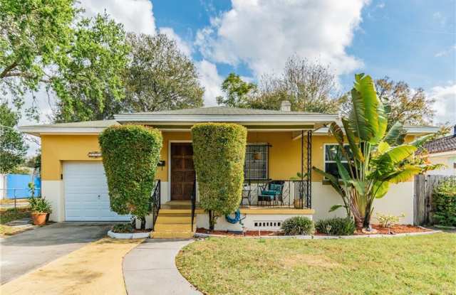 2703 N ROYAL COURT - 2703 Royal Court, Tampa, FL 33602