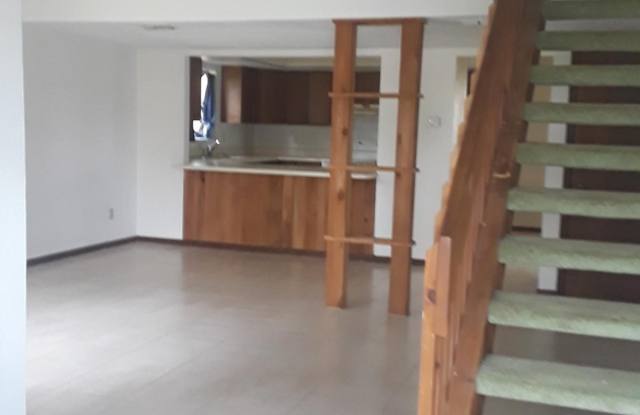 165 Lake Shore Gallery 3