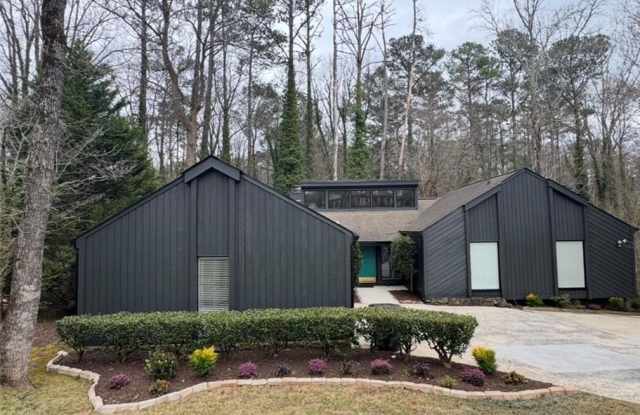 192 Kings Row NE photos photos