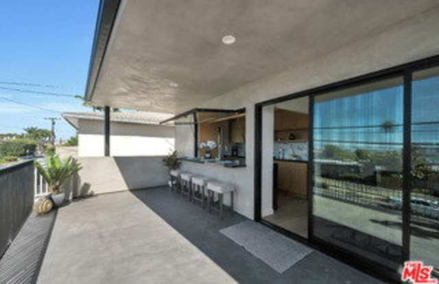 1536 Prospect Avenue Gallery 3