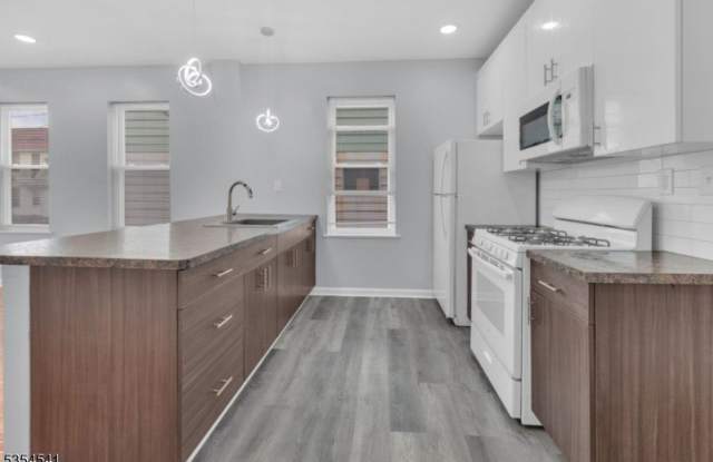 10 Walter Pl photos photos