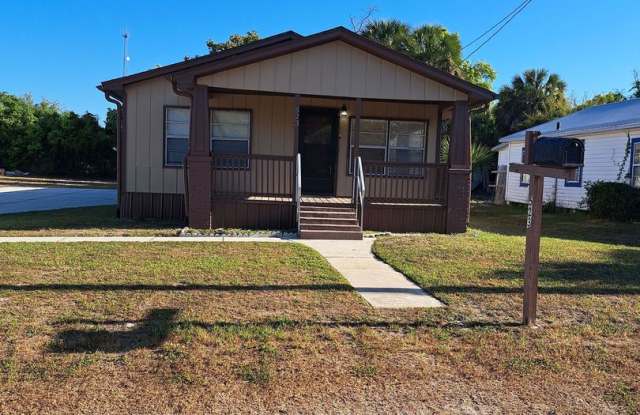 523 E 8th St photos photos