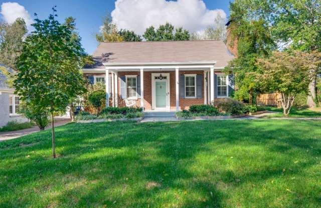 Charming 3BR/2BA home in the highly desirable Green Hills neighborhood! Gallery 4